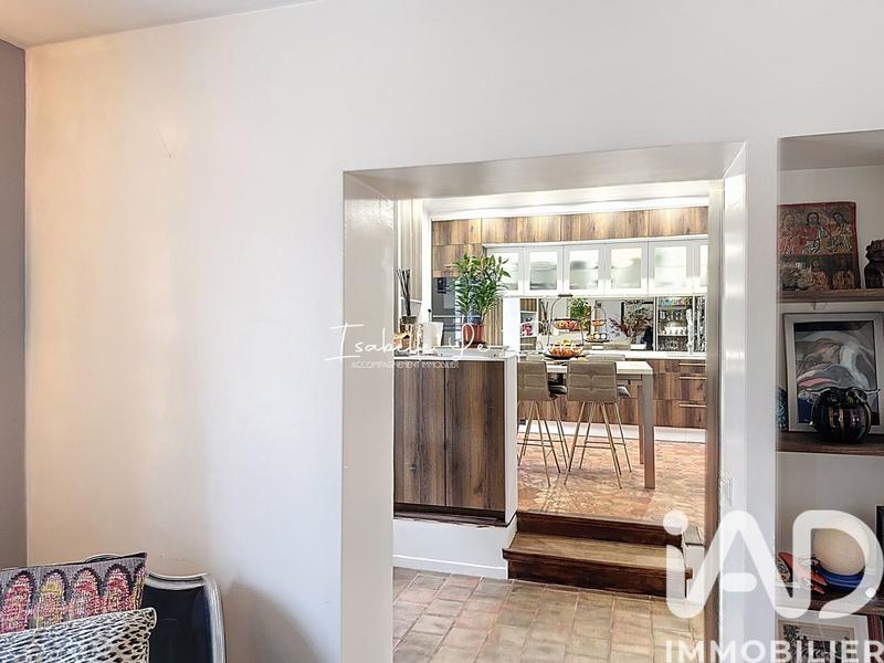 Maison - 202 m² - 9 pièces