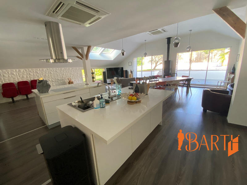 Villa - 185 m² - 6 pièces