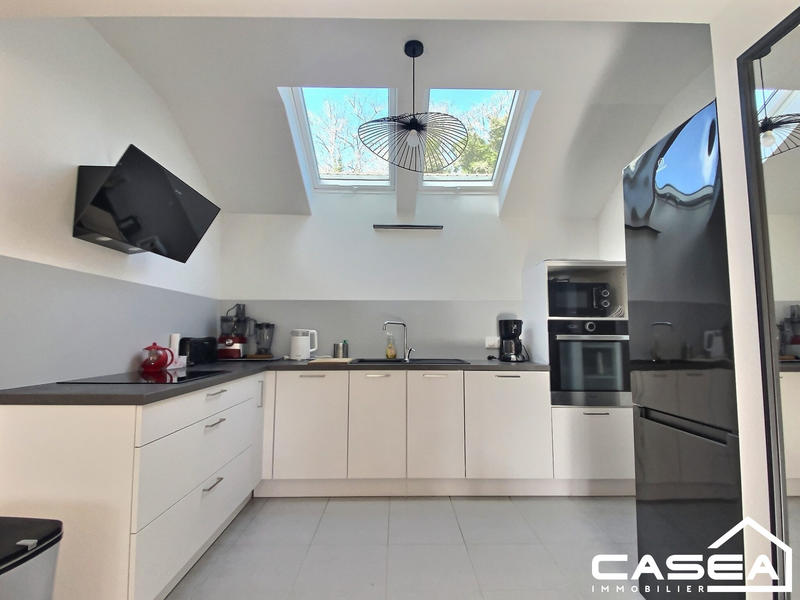 Maison ancienne - 300 m² - 15 pièces