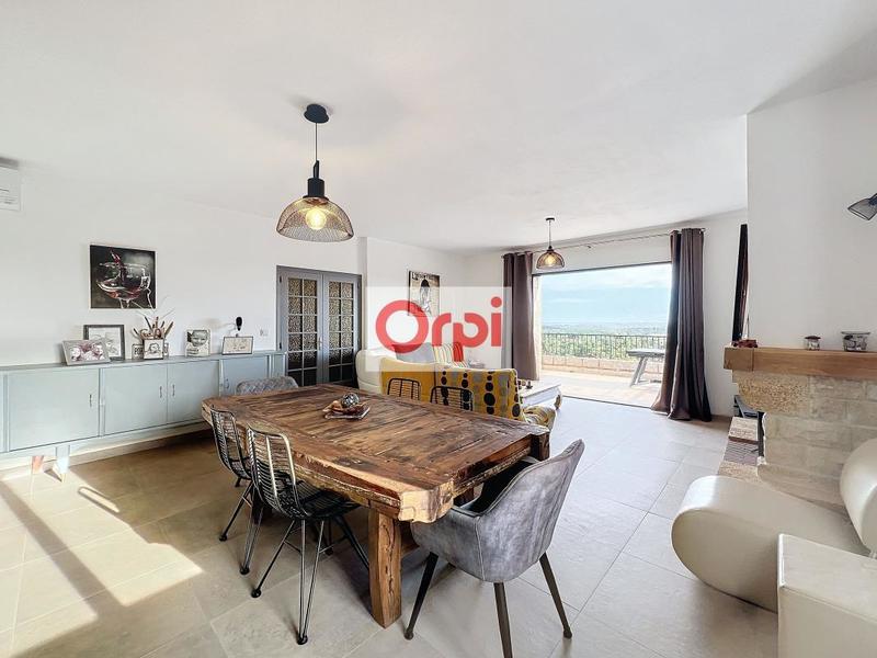 Villa - 263 m² - 8 pièces