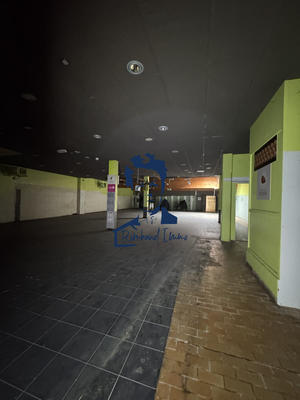 Local d'activités - 1 500 m²