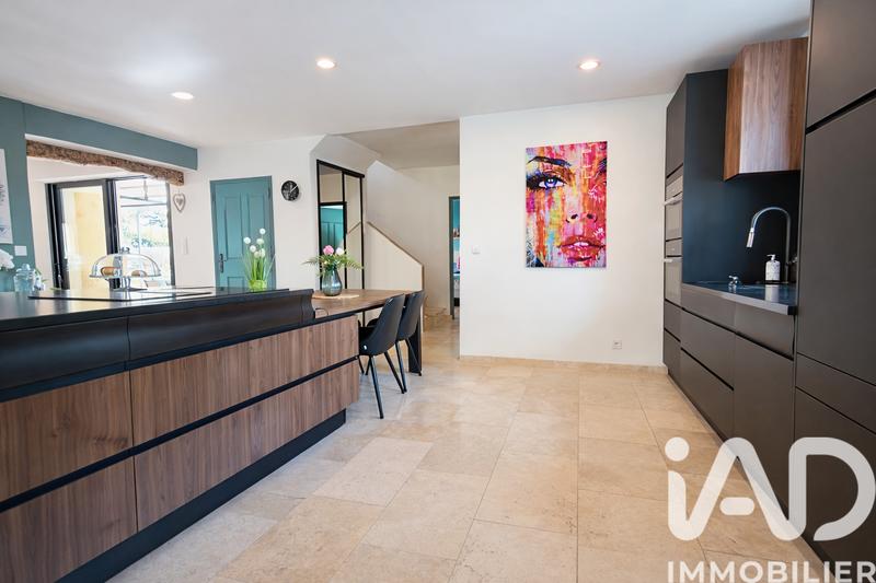 Maison - 272 m² - 10 pièces