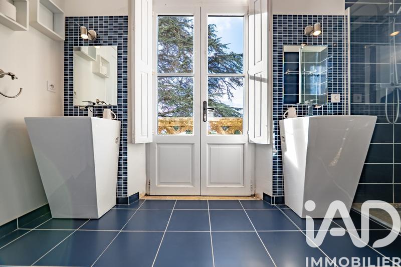 Château - 890 m² - 18 pièces