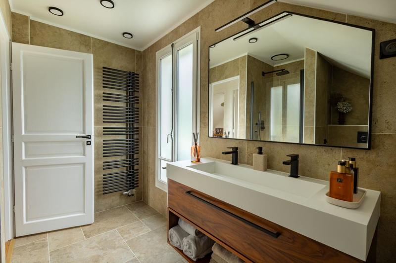 Propriété - 220 m² - 6 pièces