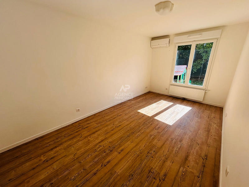 Maison - 182 m² - 7 pièces