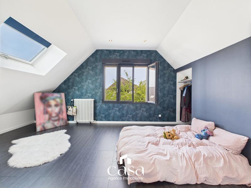 Maison traditionnelle - 208 m² - 9 pièces