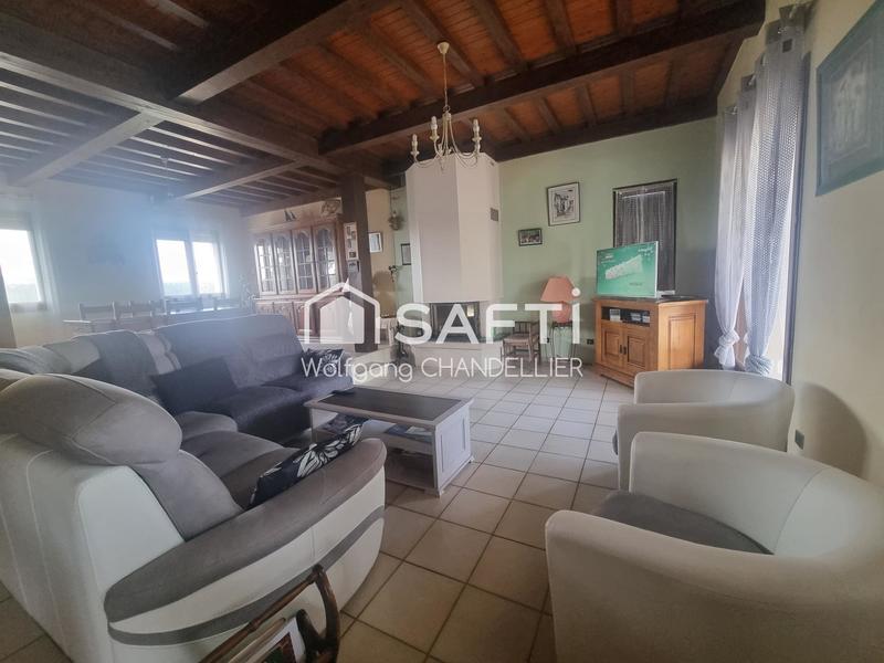 Maison - 200 m² - 7 pièces