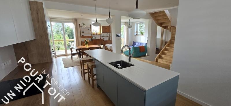 Maison - 179 m² - 7 pièces