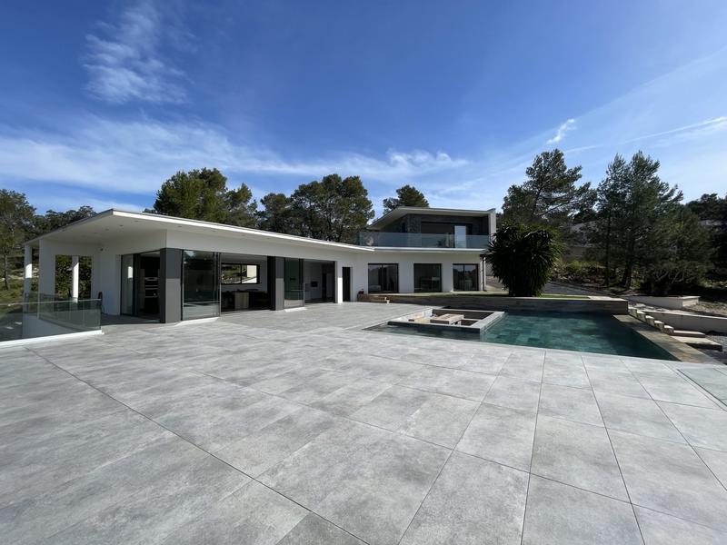 Maison contemporaine - 186 m² - 5 pièces