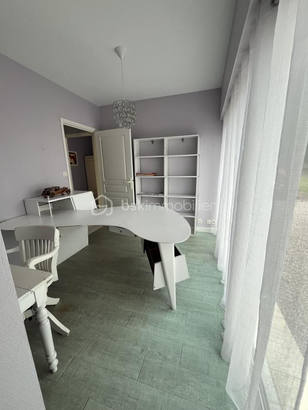 Pavillon - 220 m² - 9 pièces