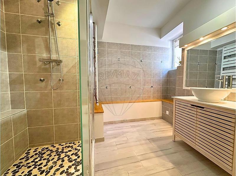 Corps de ferme - 160 m² - 8 pièces