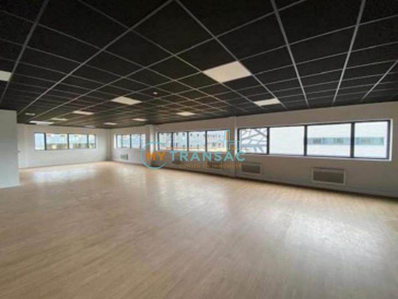 Local d'activités - 179 m²