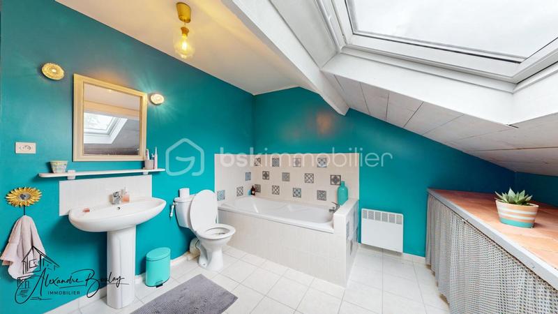 Maison ancienne - 246 m² - 8 pièces