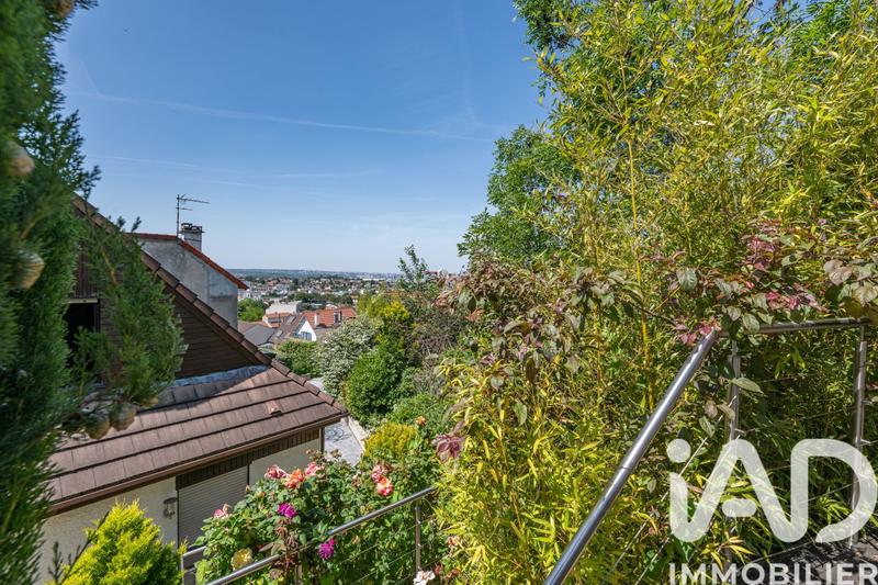 Maison - 214 m² - 9 pièces