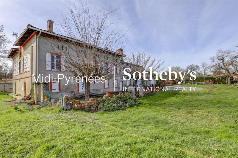 Maison - 232 m² - 6 pièces