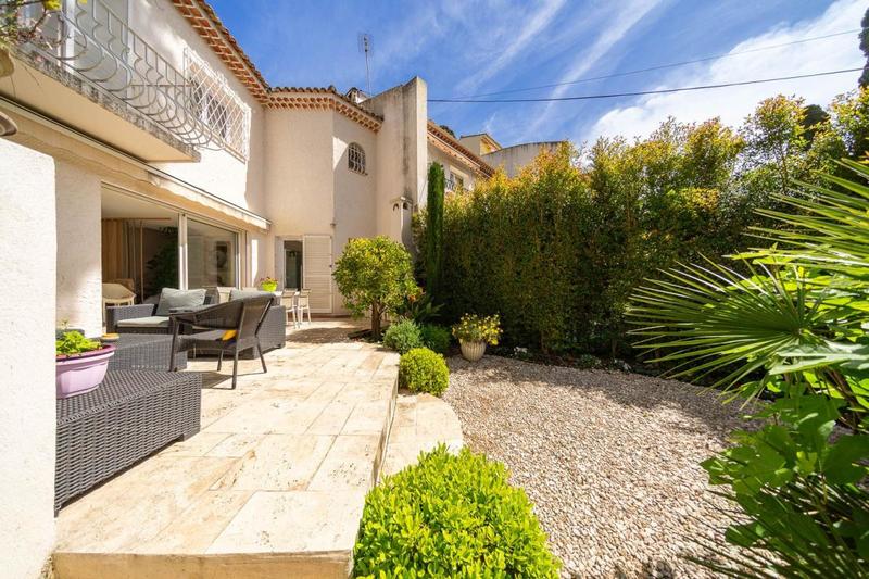 Maison de ville - 122 m² - 5 pièces