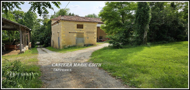 Propriété - 860 m² - 19 pièces