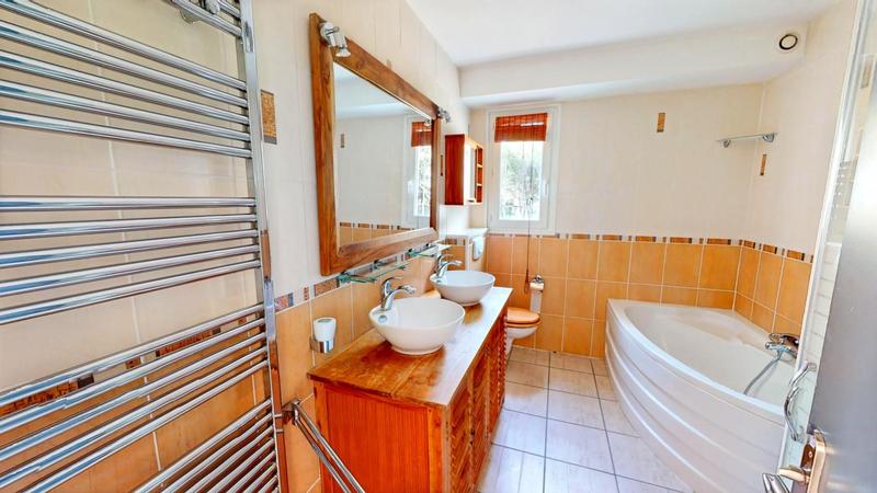 Maison - 144 m² - 6 pièces