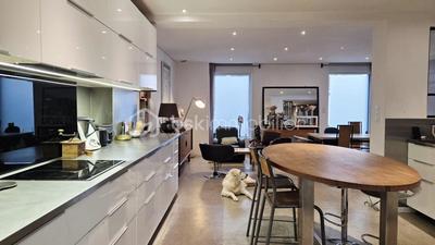 Maison - 266 m² - 10 pièces