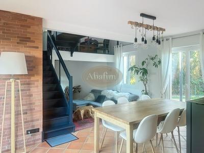 Maison - 141 m² - 8 pièces