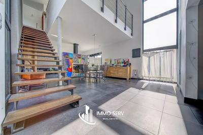 Maison - 229 m² - 7 pièces