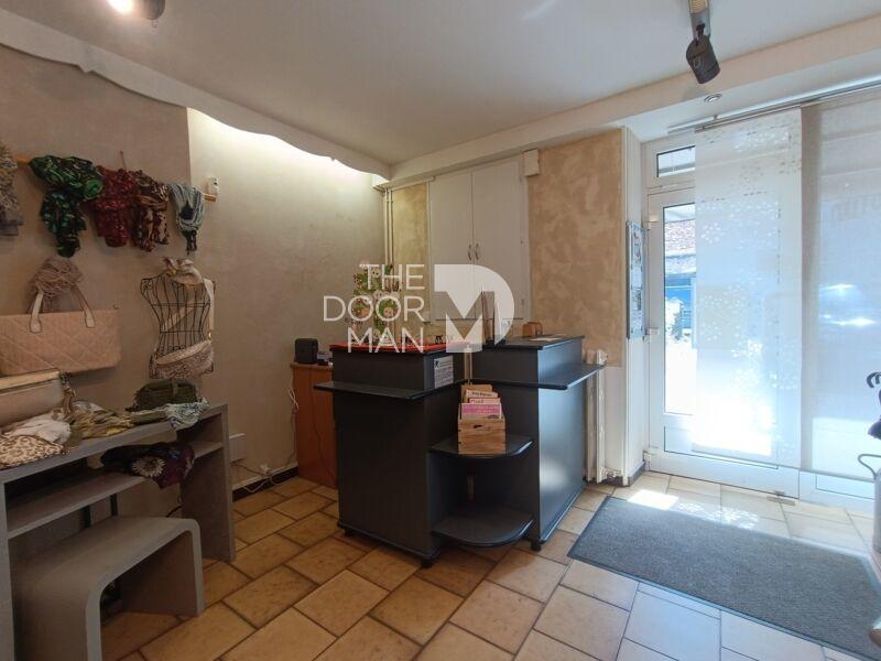 Maison - 428 m² - 8 pièces