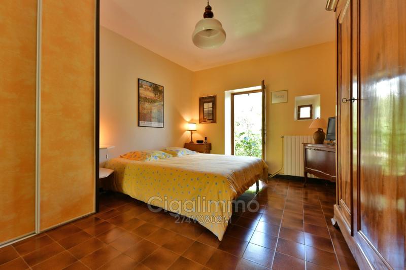 Maison en pierre - 203 m² - 8 pièces