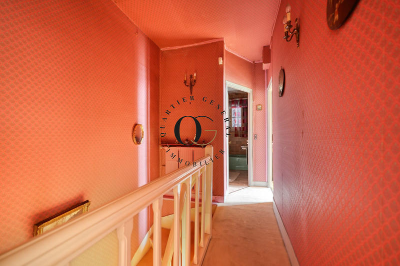 Maison - 200 m² - 8 pièces