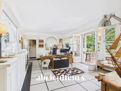 Villa - 174 m² - 10 pièces