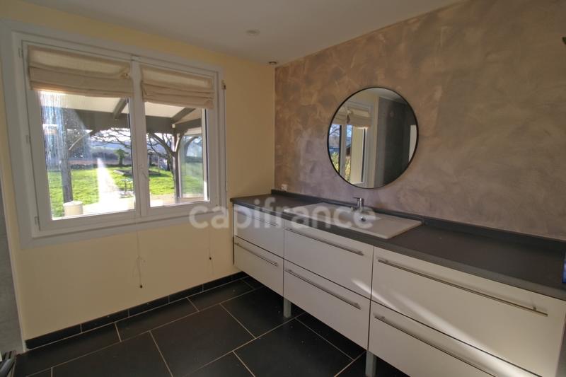 Maison - 140 m² - 6 pièces