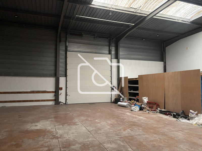 Entrepôt - 600 m²