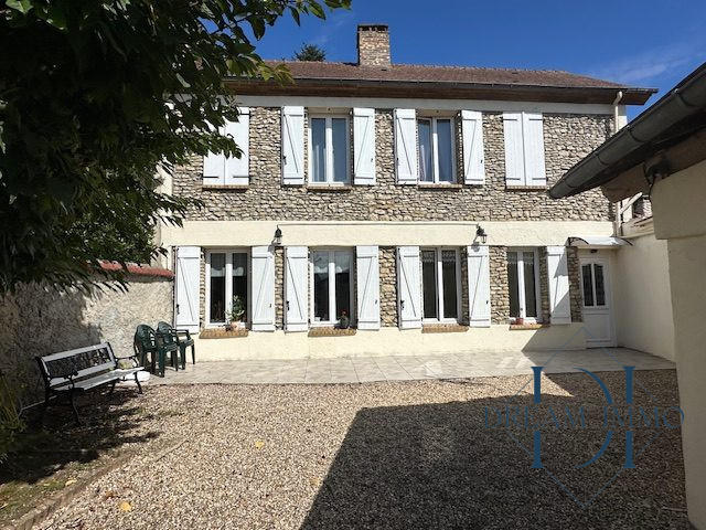 Maison - 150 m² - 5 pièces