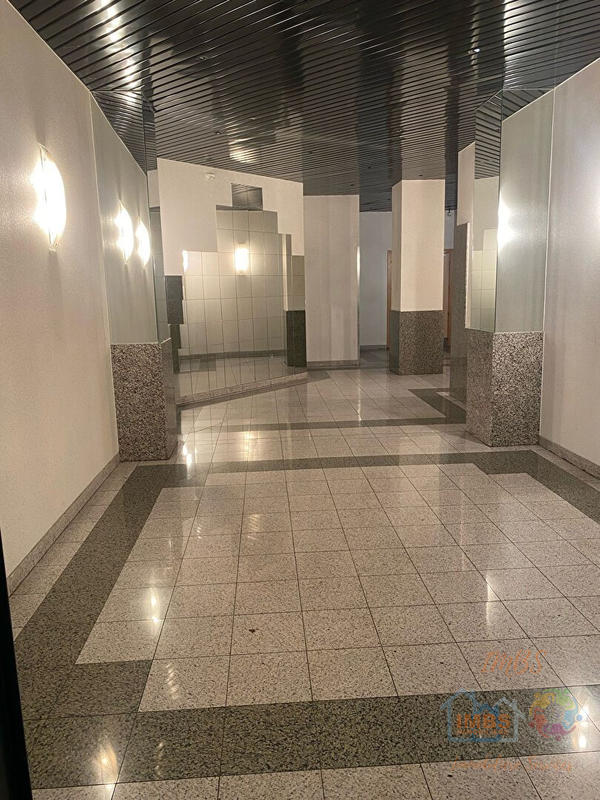 Local commercial - 212 m² - 9 pièces