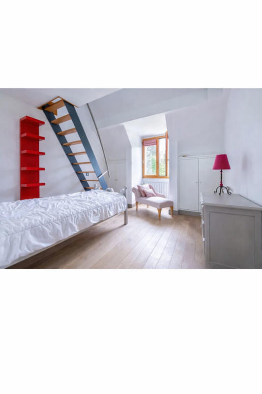 Maison - 212 m² - 7 pièces