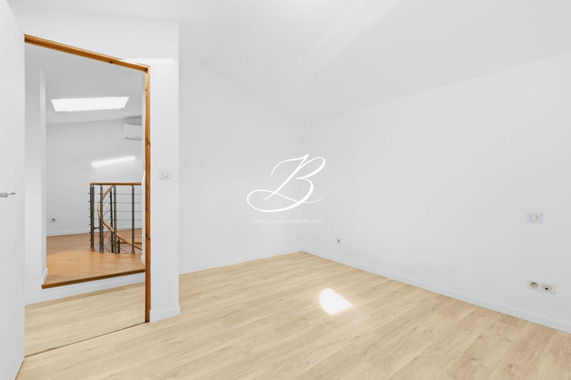 Appartement - 100 m² - 5 pièces