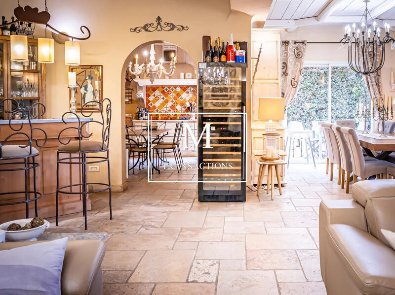 Villa - 433 m² - 14 pièces