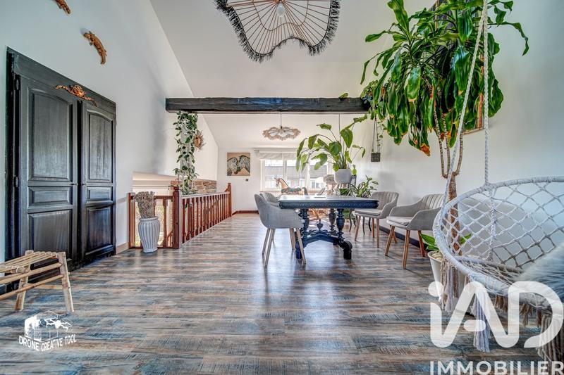 Maison - 243 m² - 10 pièces