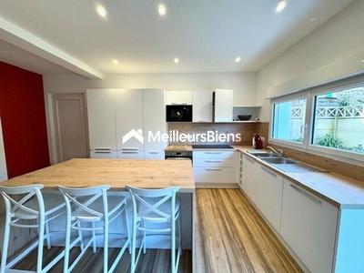 Immeuble - 244 m² - 10 pièces