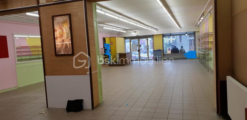 Bureau - 124 m² - 1 pièce