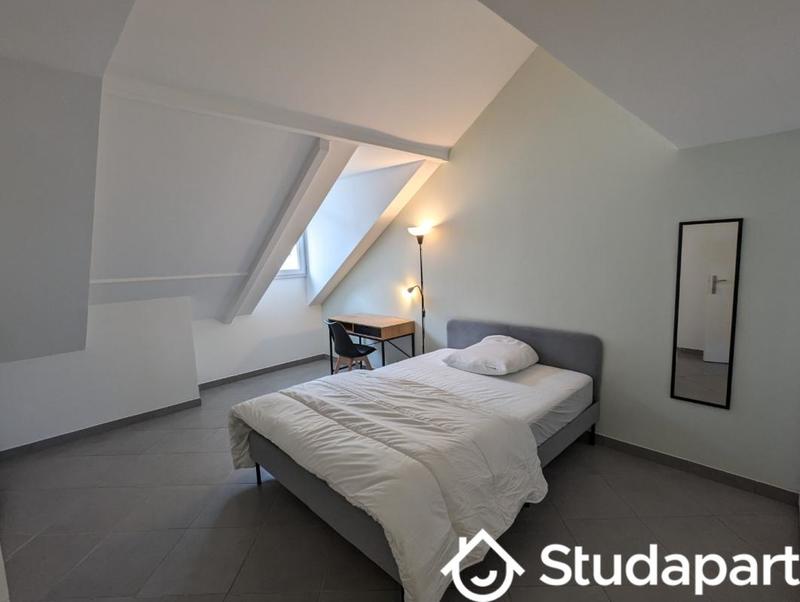 Chambre - 9 m² - 1 pièce