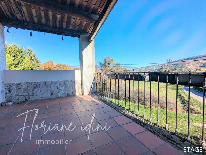 Maison - 200 m² - 8 pièces