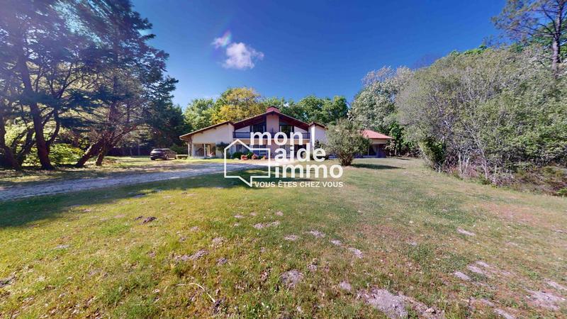 Maison ancienne - 464 m² - 14 pièces