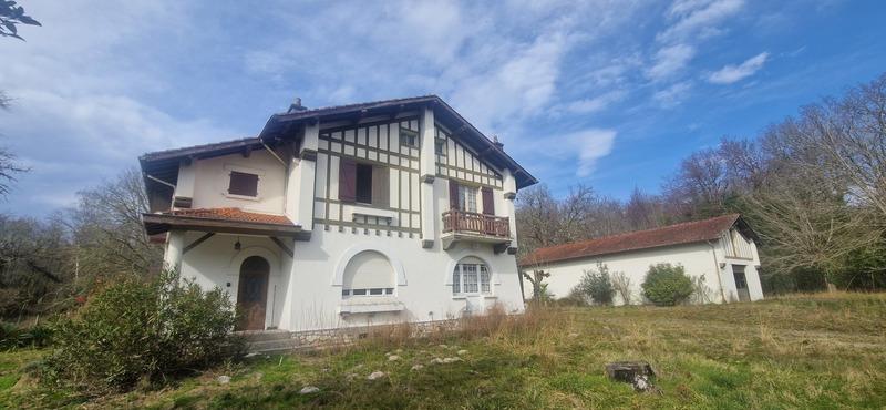 Maison - 190 m² - 8 pièces