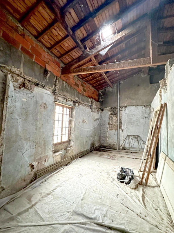 Maison - 218 m² - 9 pièces