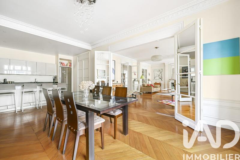 Appartement - 251 m² - 8 pièces