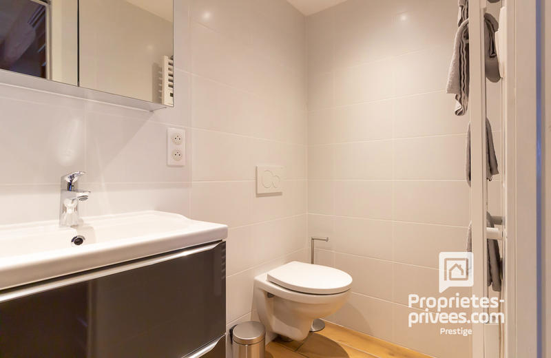 Demeure - 335 m² - 15 pièces