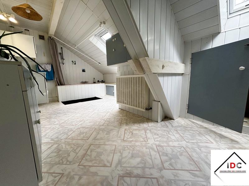 Maison - 165 m² - 9 pièces