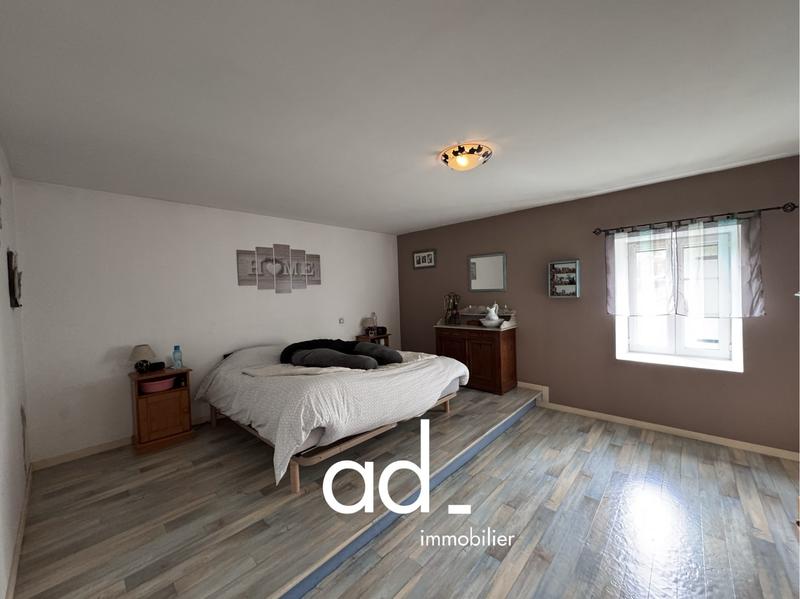 Maison - 260 m² - 9 pièces