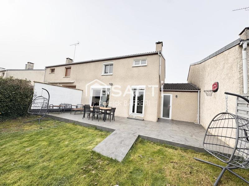 Maison - 94 m² - 5 pièces