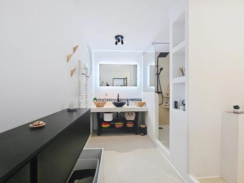 Appartement - 65 m² - 2 pièces